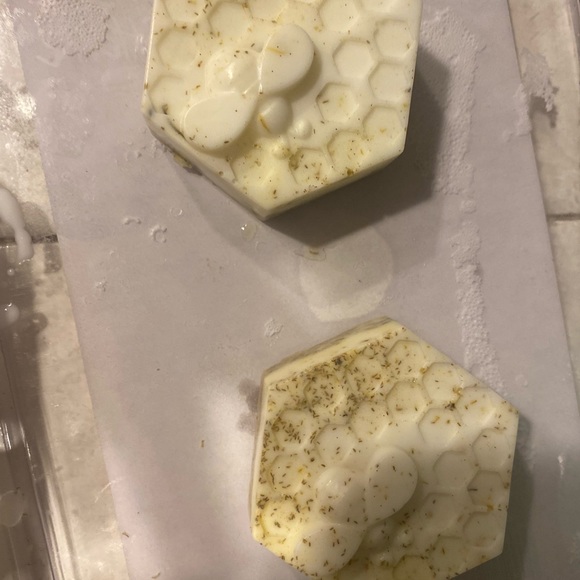 Meet your Posher, Crystal - Picture 3 of 7